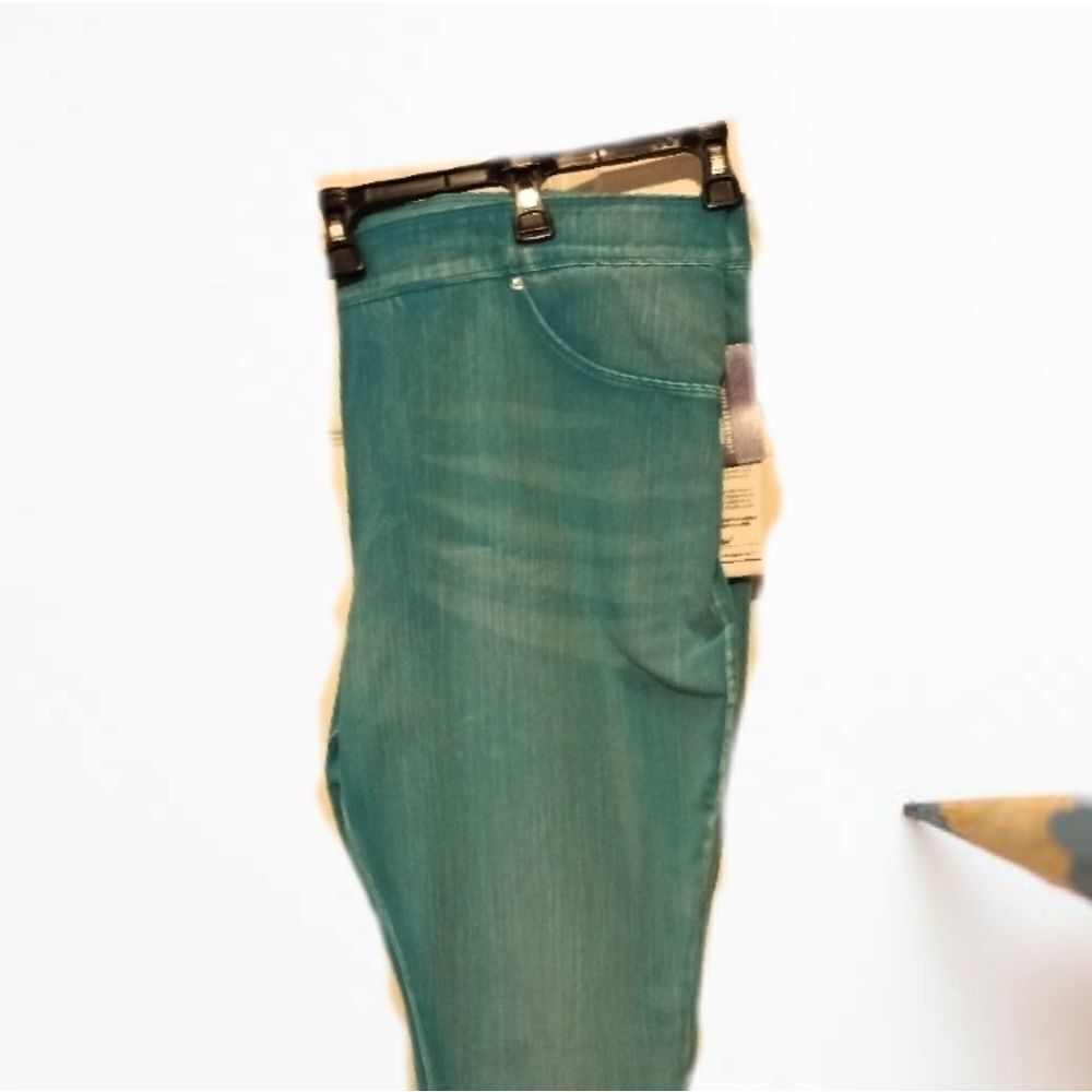 LUXE Denim Slims Turquoise Capri 3X